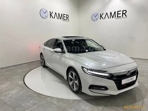 Honda Accord 1.5 VTEC Executive Plus Image 1